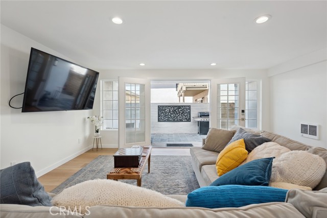 Detail Gallery Image 14 of 37 For 4920 Island View St, Oxnard,  CA 93035 - 4 Beds | 4 Baths