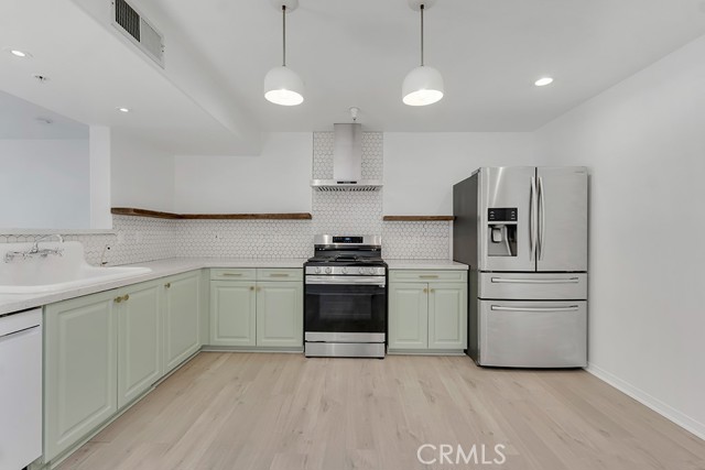 Image 6 of 39 For 17735 Kinzie Street 304