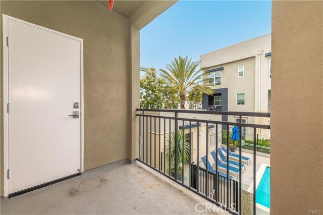 2276 Synergy, Irvine CA: https://media.crmls.org/medias/f648c990-7d24-49b6-92a9-3dec1ef5f8db.jpg