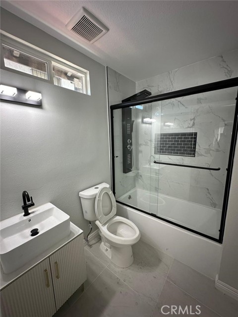 Detail Gallery Image 26 of 58 For 1131 E 21st, Long Beach,  CA 90806 - 5 Beds | 5 Baths