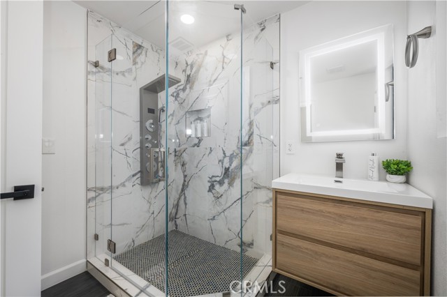 Detail Gallery Image 18 of 27 For 122 21st, Huntington Beach,  CA 92648 - 3 Beds | 4/1 Baths