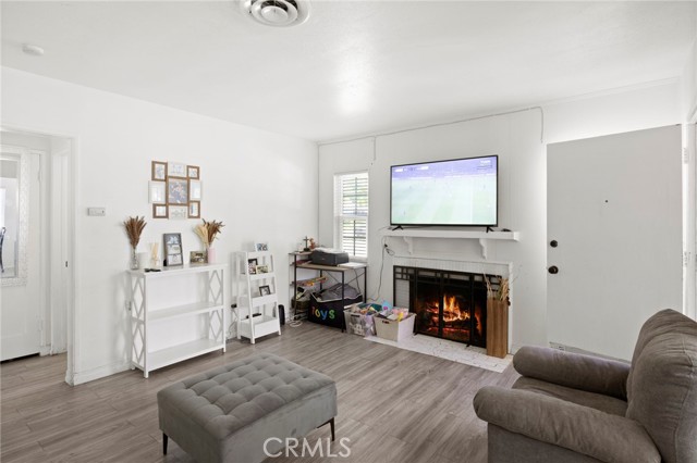 Detail Gallery Image 3 of 16 For 4326 N Mountain View Ave, San Bernardino,  CA 92407 - 3 Beds | 1 Baths