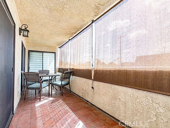 7625 Reseda Boulevard, Reseda CA: https://media.crmls.org/medias/f64b3355-2ca5-4907-ab23-34b2a811ba01.jpg
