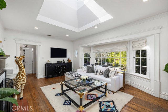 Detail Gallery Image 4 of 43 For 5306 Norwich Ave, Sherman Oaks,  CA 91411 - 3 Beds | 2 Baths