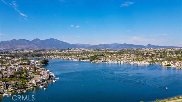 28081 Tefir, Mission Viejo CA: https://media.crmls.org/medias/f64c51c4-68f9-491f-a0f9-4ffc774db445.jpg