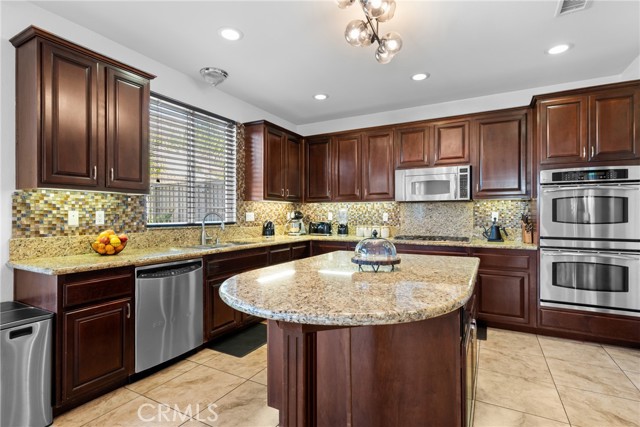 35424 Saddle Hill Road, Lake Elsinore CA: https://media.crmls.org/medias/f64c8072-e002-47c5-b702-27ff9d08fb42.jpg