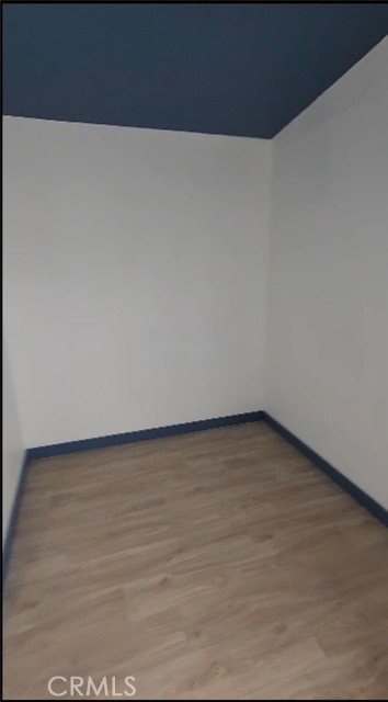 Detail Gallery Image 3 of 4 For 11319 Larch Ave, Inglewood,  CA 90304 - 2 Beds | 1 Baths