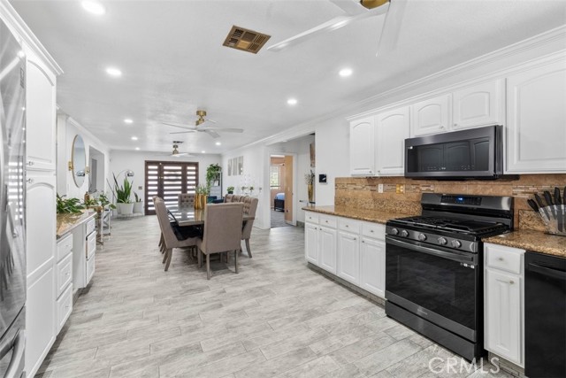 Detail Gallery Image 13 of 42 For 3994 Modesto Dr, San Bernardino,  CA 92404 - 4 Beds | 3 Baths