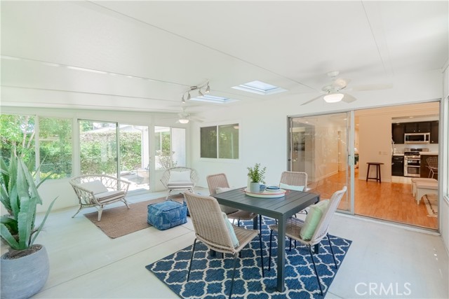 7215 Enfield Avenue, Reseda CA: https://media.crmls.org/medias/f64db0b6-9b63-4ad9-91e3-dca5262e3f59.jpg