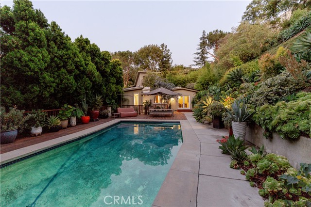 Detail Gallery Image 22 of 54 For 2412 Canyon Oak Dr, Los Angeles,  CA 90068 - 3 Beds | 2 Baths