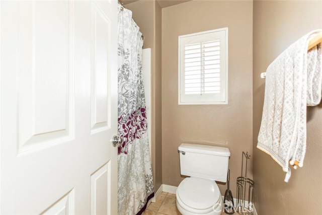28741 Park Woodland Place, Saugus CA: https://media.crmls.org/medias/f64df266-4bad-4021-85ec-85b6a817e3d2.jpg