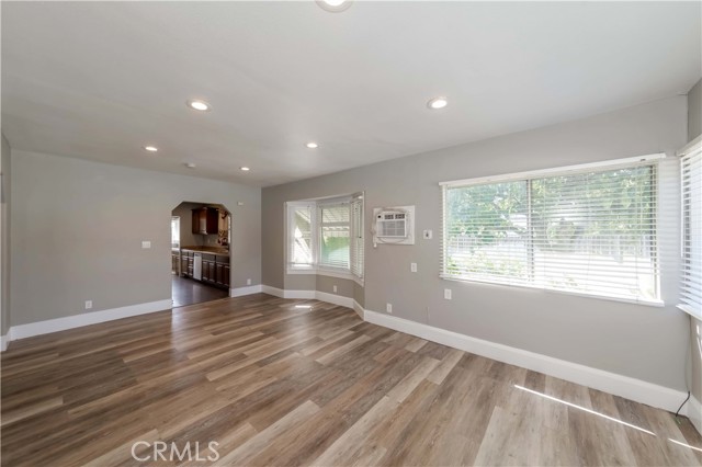 Detail Gallery Image 10 of 21 For 358 E 11th, Upland,  CA 91786 - 2 Beds | 2 Baths