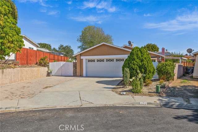 820 Cozy Court, Fallbrook CA: https://media.crmls.org/medias/f64e77f6-d2a7-4377-9f00-13395aca0fc1.jpg