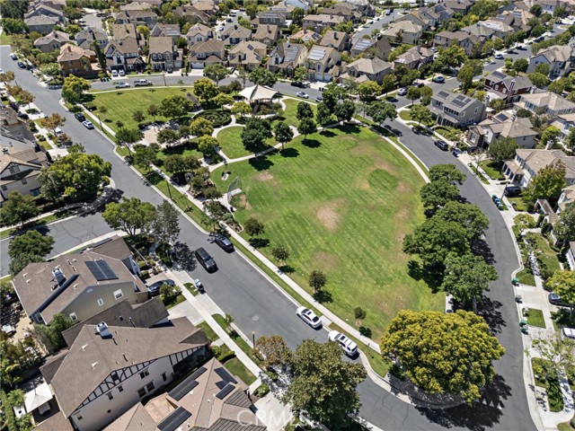 40 Celestine Circle, Ladera Ranch CA: https://media.crmls.org/medias/f64eaa05-9ee9-4745-ab3b-fc925613fe42.jpg