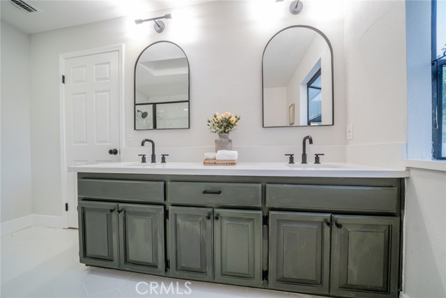Detail Gallery Image 23 of 31 For 13627 Scenic Crest Dr, Yucaipa,  CA 92399 - 4 Beds | 2/1 Baths