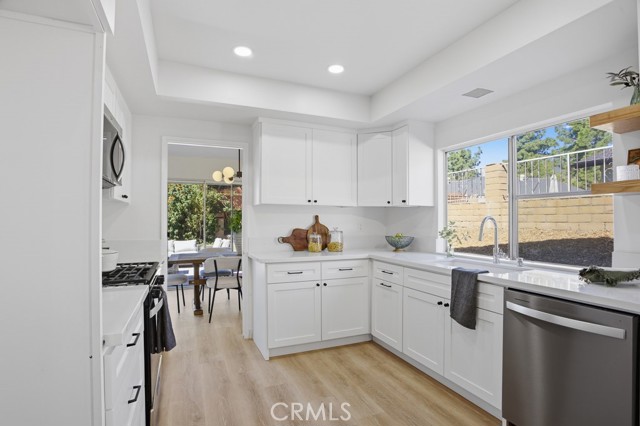 Detail Gallery Image 7 of 38 For 13513 Polk St, Sylmar,  CA 91342 - 3 Beds | 2 Baths