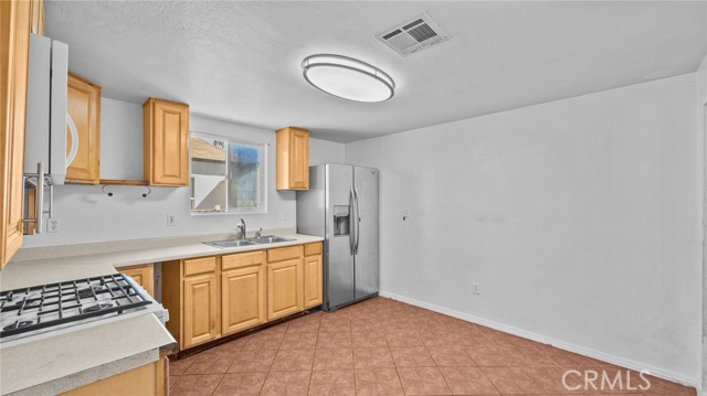 Detail Gallery Image 11 of 37 For 2158 11th St, Riverside,  CA 92507 - 4 Beds | 1/1 Baths