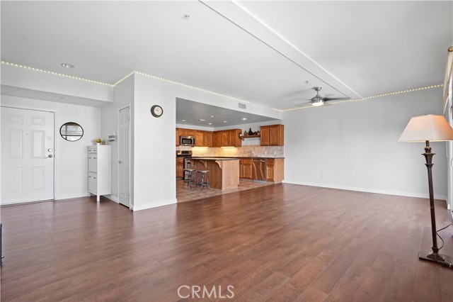 13200 Pacific Promenade, Playa Vista CA: https://media.crmls.org/medias/f6521afc-796c-413d-bbf9-a1c2db7c1e76.jpg