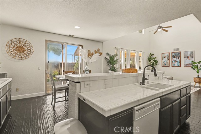 Detail Gallery Image 20 of 54 For 2001 Sola Ct, Atwater,  CA 95301 - 5 Beds | 3/1 Baths