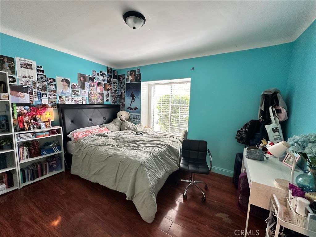 https://media.crmls.org/medias/f6540d04-4262-4edc-8f0b-b245b2f0056e.jpg?preset=X-Large