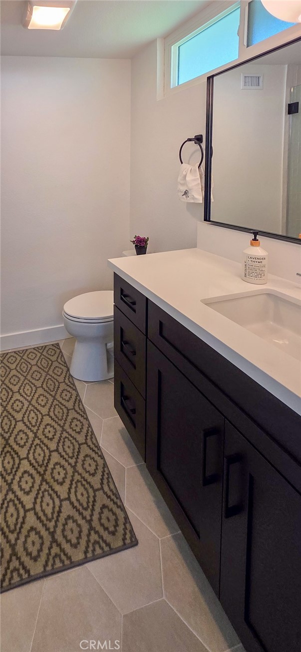1502 W Hemlock Way, Santa Ana CA: https://media.crmls.org/medias/f6540f0b-50fd-4f6e-b147-5d2510fdc1d9.jpg