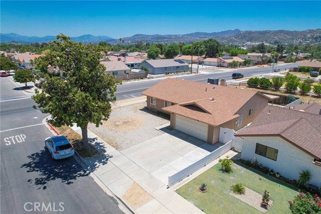 1281 Leslie Drive, Hemet CA: https://media.crmls.org/medias/f654f09c-2806-40c5-b5d8-1a33147d92e6.jpg