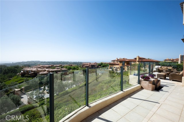 11 Classico Drive, Newport Coast CA: https://media.crmls.org/medias/f655dd7d-c24e-4aea-943e-924c592dd8fd.jpg