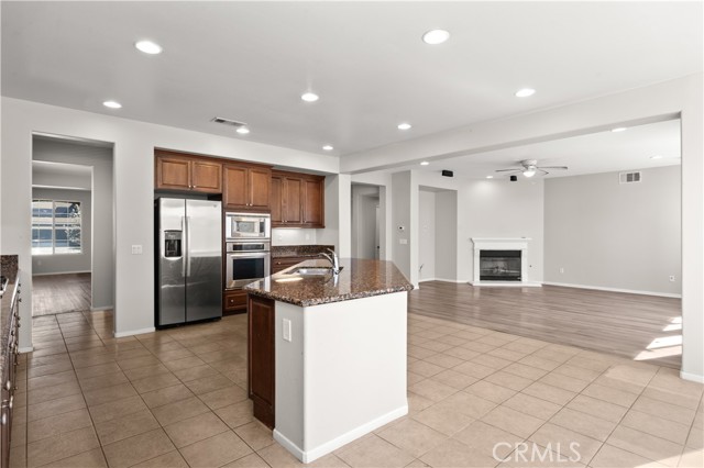 Detail Gallery Image 16 of 62 For 42437 71st, Lancaster,  CA 93536 - 5 Beds | 4 Baths