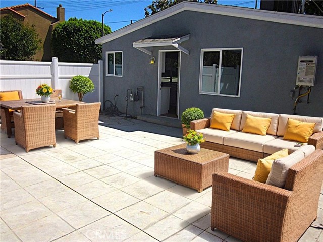Detail Gallery Image 23 of 48 For 5209 Sylmar Ave, Sherman Oaks,  CA 91401 - 2 Beds | 2 Baths