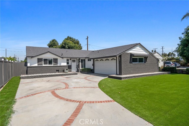 Detail Gallery Image 2 of 34 For 2945 W Bridgeport Ave, Anaheim,  CA 92804 - 4 Beds | 3 Baths