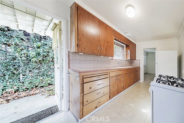 1324 S 1st Avenue, Arcadia CA: https://media.crmls.org/medias/f6572f78-00a5-4f95-b742-c41d03907528.jpg