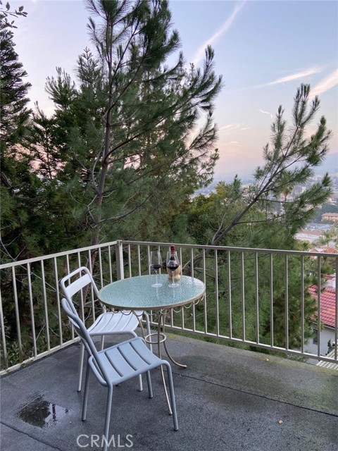 Detail Gallery Image 5 of 44 For 612 Alta Vista, Glendale,  CA 91205 - 3 Beds | 2/1 Baths