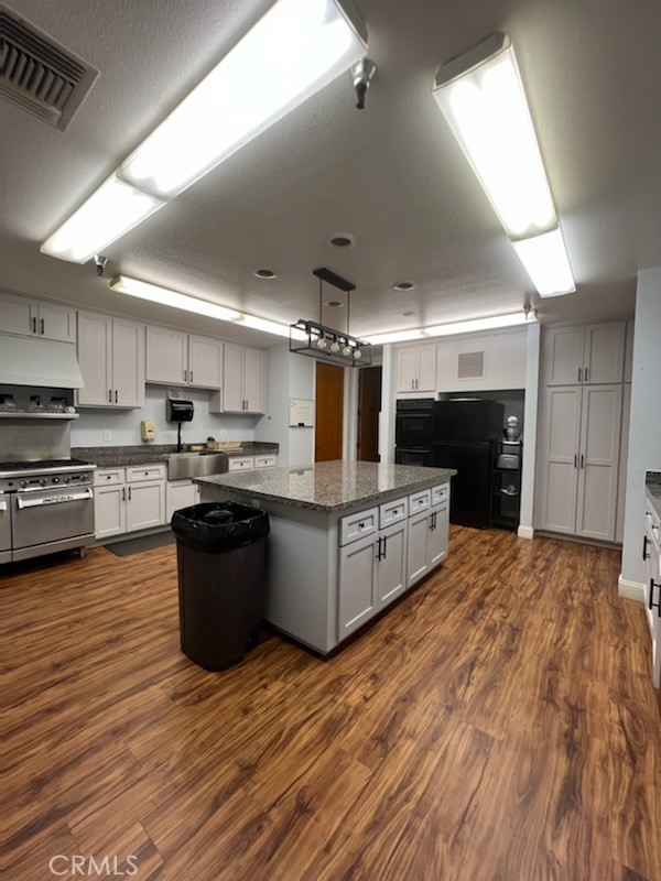 Detail Gallery Image 30 of 60 For 1295 S Cawston Ave, Hemet,  CA 92545 - – Beds | – Baths