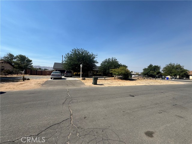 Detail Gallery Image 19 of 21 For 21101 Sitkan Rd, Apple Valley,  CA 92308 - 3 Beds | 2 Baths