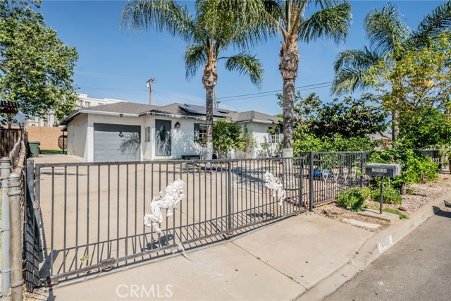 Detail Gallery Image 3 of 24 For 14828 Ivy, Fontana,  CA 92335 - 4 Beds | 2 Baths