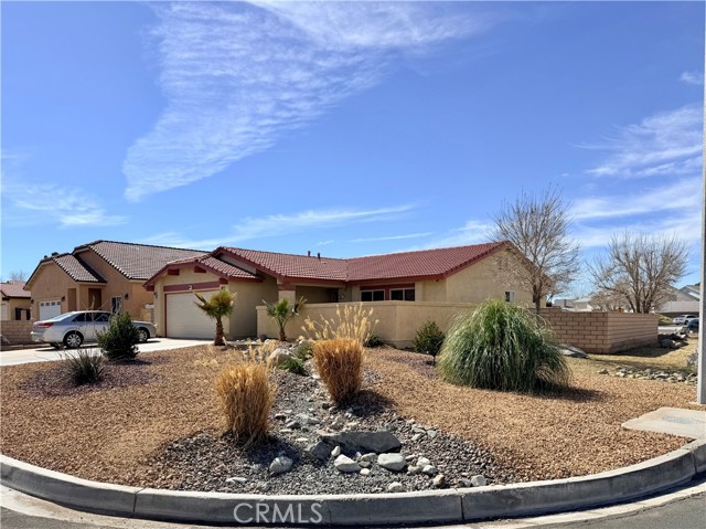 Detail Gallery Image 2 of 31 For 13839 Topmast Dr, Helendale,  CA 92342 - 3 Beds | 2 Baths