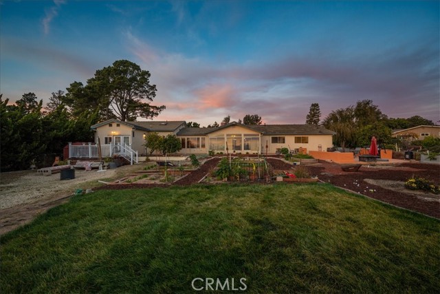 1561 Cielo Lane, Nipomo CA: https://media.crmls.org/medias/f65a59e6-cb6b-43ab-ad99-d3d9e273ac09.jpg