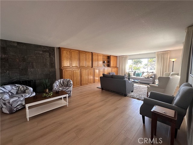 Detail Gallery Image 3 of 37 For 12202 Wutzke St, Garden Grove,  CA 92845 - 4 Beds | 2 Baths