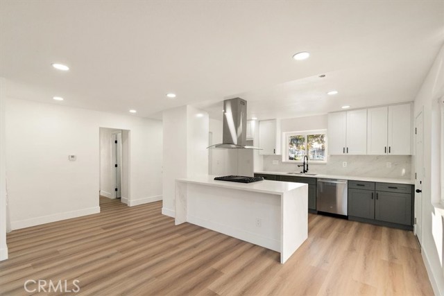 Detail Gallery Image 16 of 35 For 1321 N Gunther St, Santa Ana,  CA 92703 - 4 Beds | 2 Baths