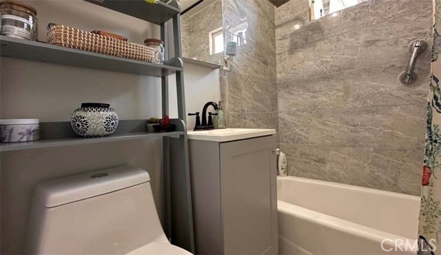 Detail Gallery Image 5 of 7 For 340 San Fidel, La Puente,  CA 91746 - 2 Beds | 1 Baths