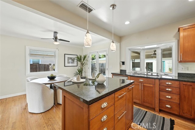 535 Panama Avenue, Long Beach CA: https://media.crmls.org/medias/f65c5568-fb10-4e81-bbe2-ccebebe18e41.jpg