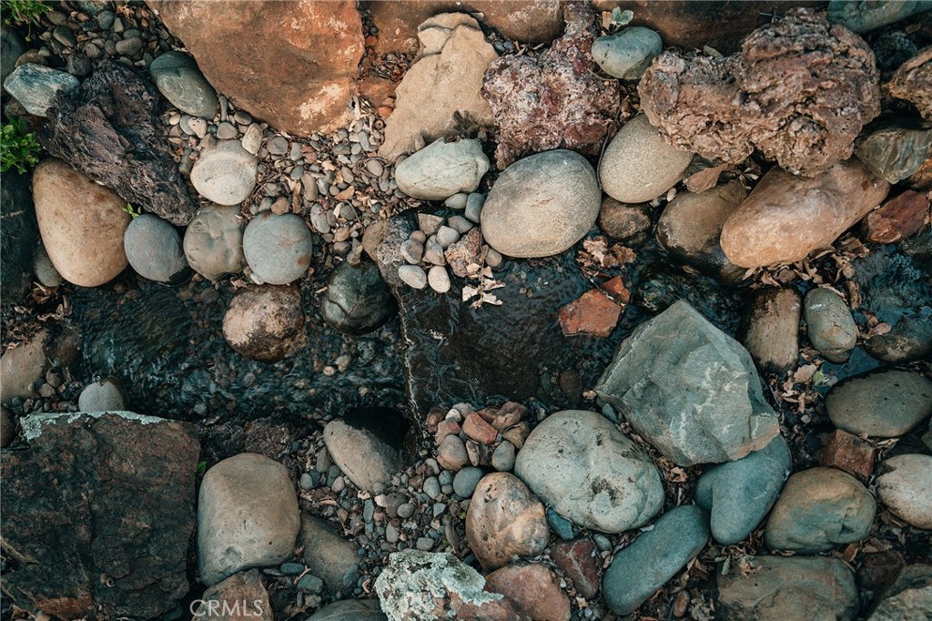 https://media.crmls.org/medias/f65c98f0-48ae-445b-a5cf-78a55d05ca71.jpg?preset=X-Large