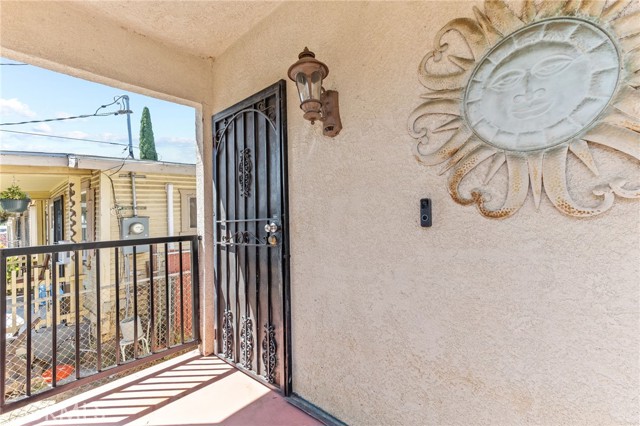 225 S Kern Avenue, Los Angeles CA: https://media.crmls.org/medias/f65ca180-e351-4abe-b534-48dc98f58820.jpg