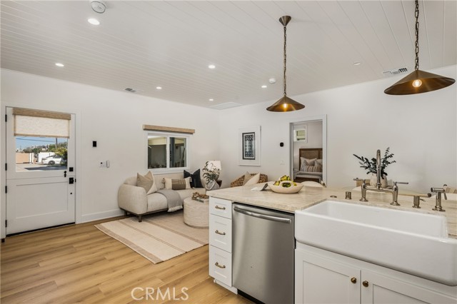 Detail Gallery Image 9 of 35 For 2138 Orange Ave #C120,  Costa Mesa,  CA 92627 - 1 Beds | 1 Baths