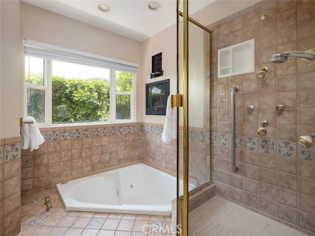 1013 Via Nogales, Palos Verdes Estates, California 90274, 2 Bedrooms Bedrooms, ,2 BathroomsBathrooms,Residential,Sold,Via Nogales,PV21160939