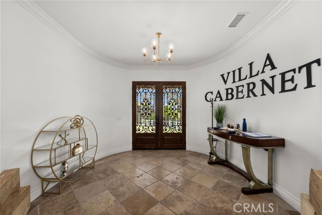 Detail Gallery Image 4 of 66 For 39625 Calle Cabernet, Temecula,  CA 92591 - 8 Beds | 6/3 Baths