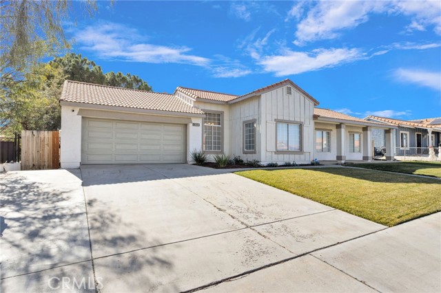 Detail Gallery Image 4 of 39 For 13641 Luna Rd, Victorville,  CA 92392 - 3 Beds | 2 Baths