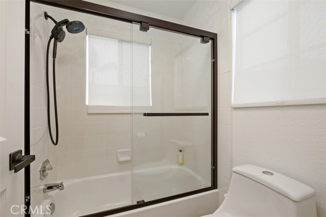 40 Camino Katia, San Clemente CA: https://media.crmls.org/medias/f65d2037-8555-4285-aca6-d17ed5b0f5c8.jpg