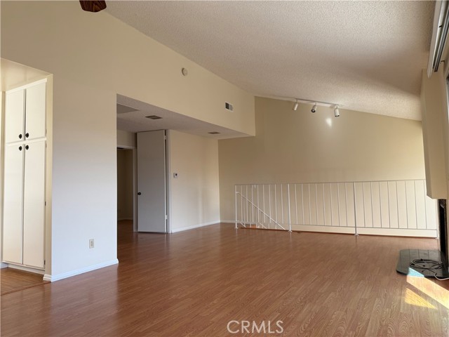 Detail Gallery Image 6 of 20 For 19547 Rinaldi #27,  Porter Ranch,  CA 91326 - 3 Beds | 3 Baths