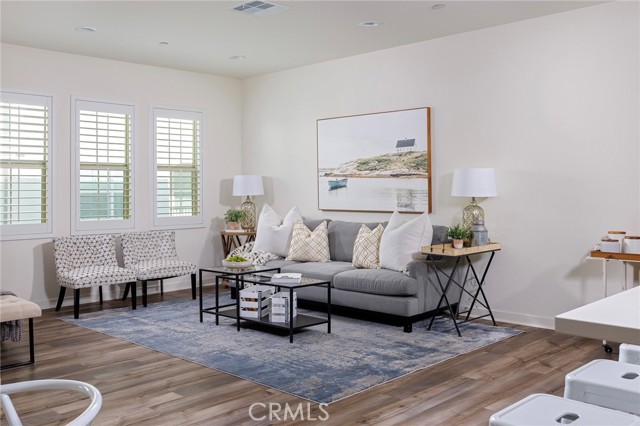 Front Image Thumbnail for CROC26029344